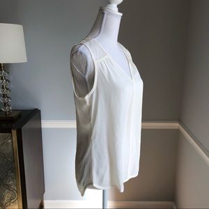 🌟 4/$20! Banana Republic lace detail shell